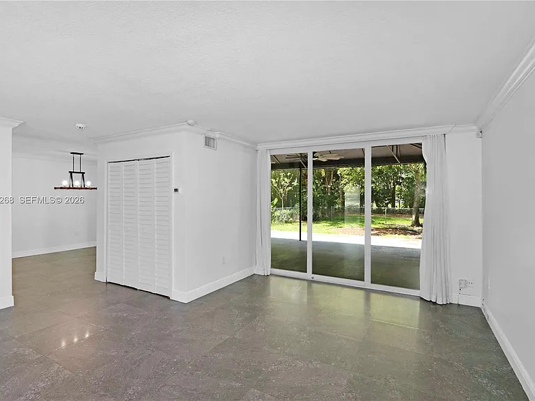 12340 SW 20th Ter #12340 — Photo 30