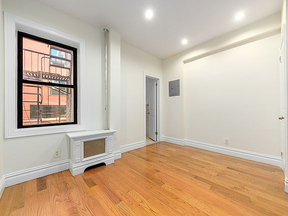 5th image of 226 Atlantic Ave APT 2L