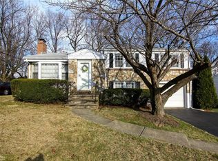 2722 Whitewood Rd, Bethlehem, PA 18017