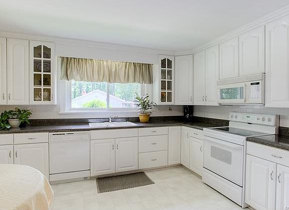 2nd image of 10996 Linderwood Dr