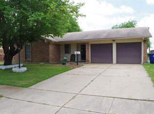 325 Linda Dr, Burleson, TX 76028