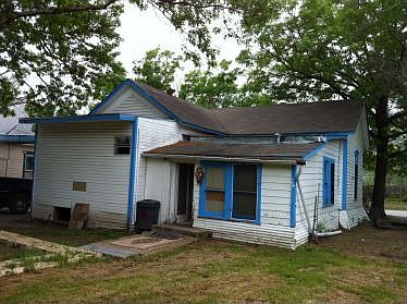 4th image of 208 Bethel St