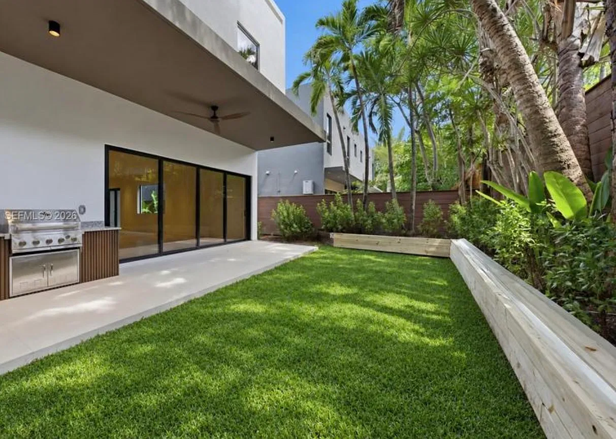 2970 W Trade Ave — Photo 1