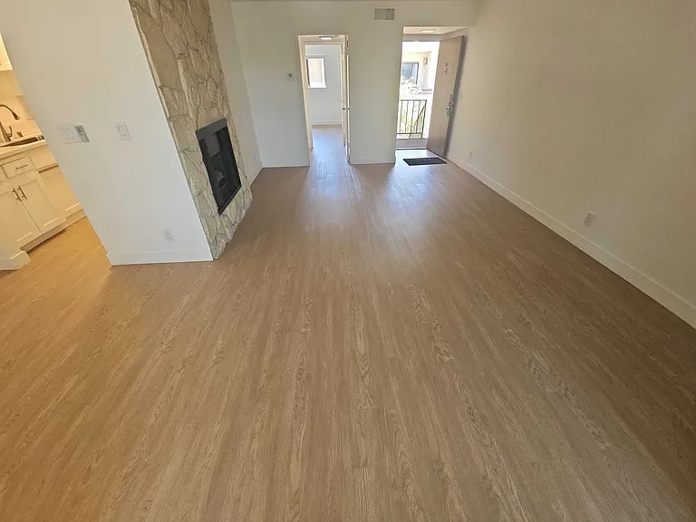 Coldwater Canyon Ave — Photo 21