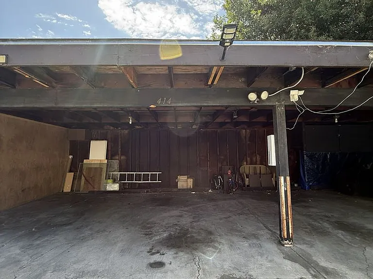 410 Alden St — Photo 13