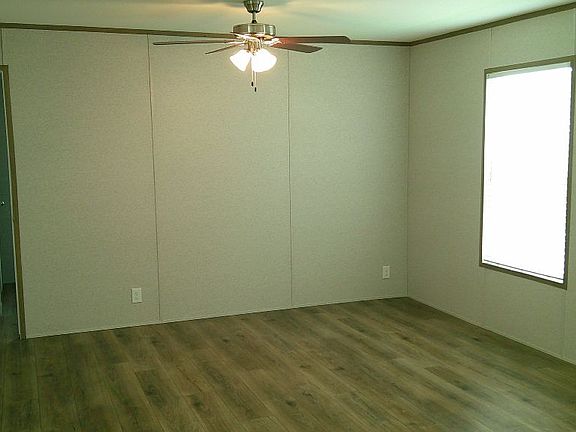 4th image of 48 Bb St