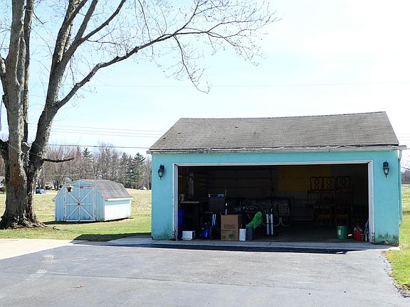 4th image of 31 Christy Lee Dr
