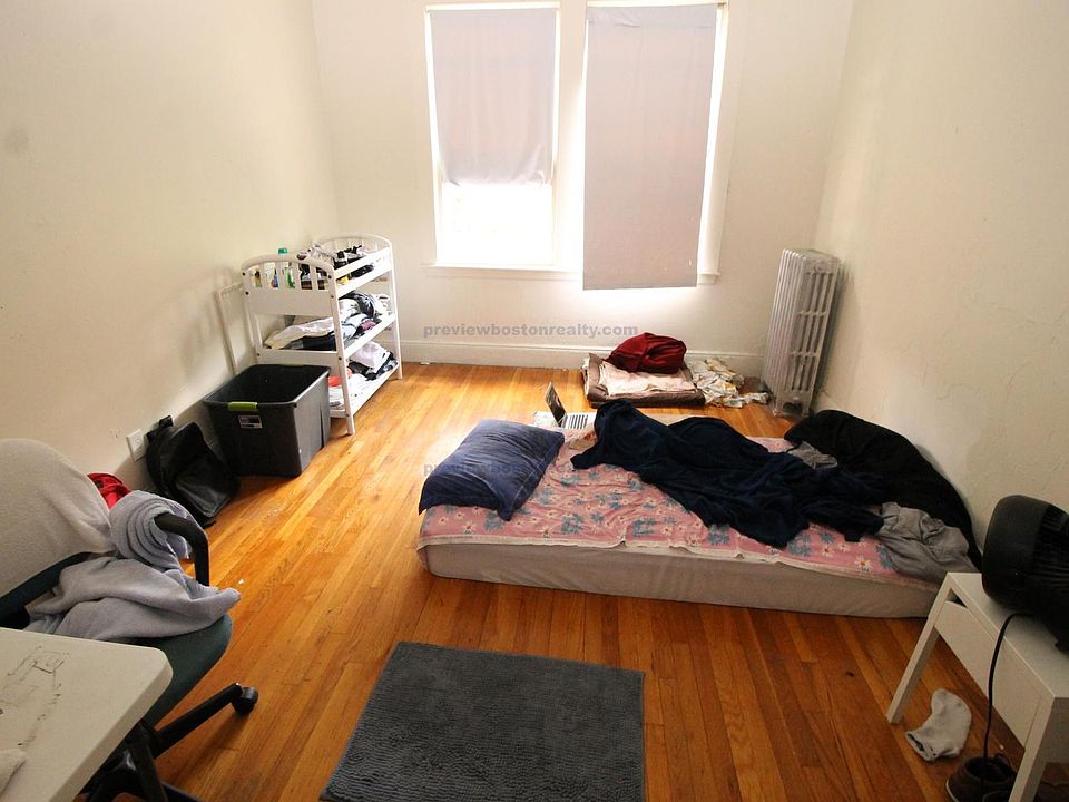 2nd image of 1626 Commonwealth Ave #Q18