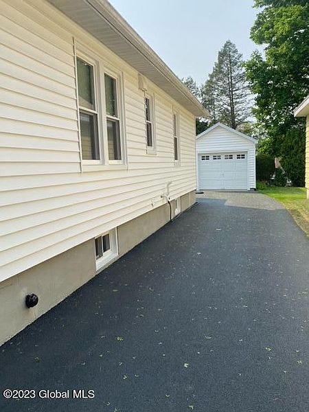 3rd image of 24 Pinehurst Avenue