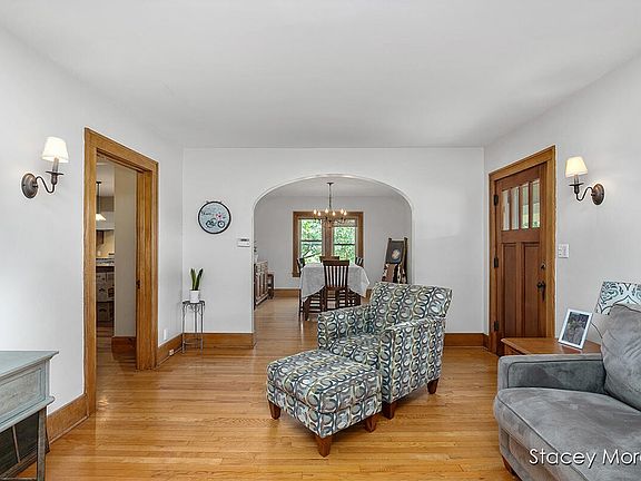 2nd image of 12901 Ritchie Ave NE