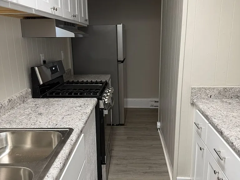 242 Ethel Ave — Photo 6