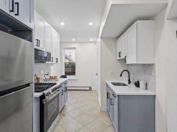 3rd image of 121 41st St APT 3