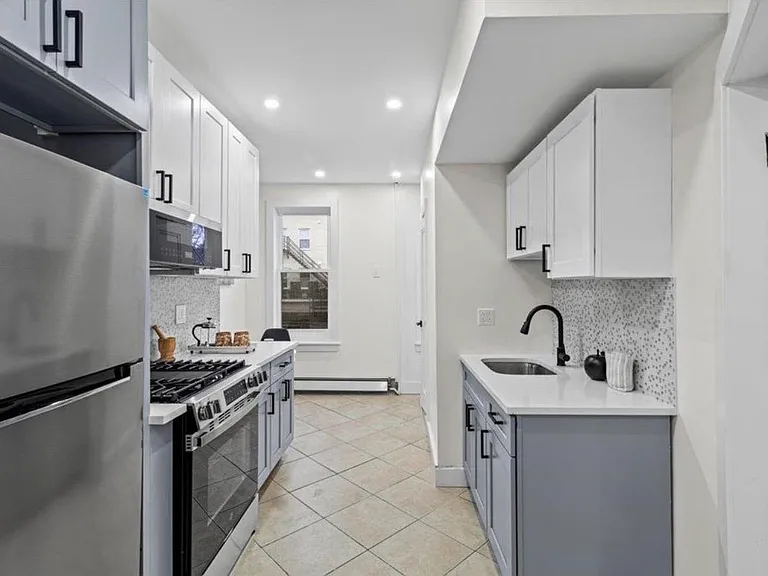 121 41st St #3 — Photo 3