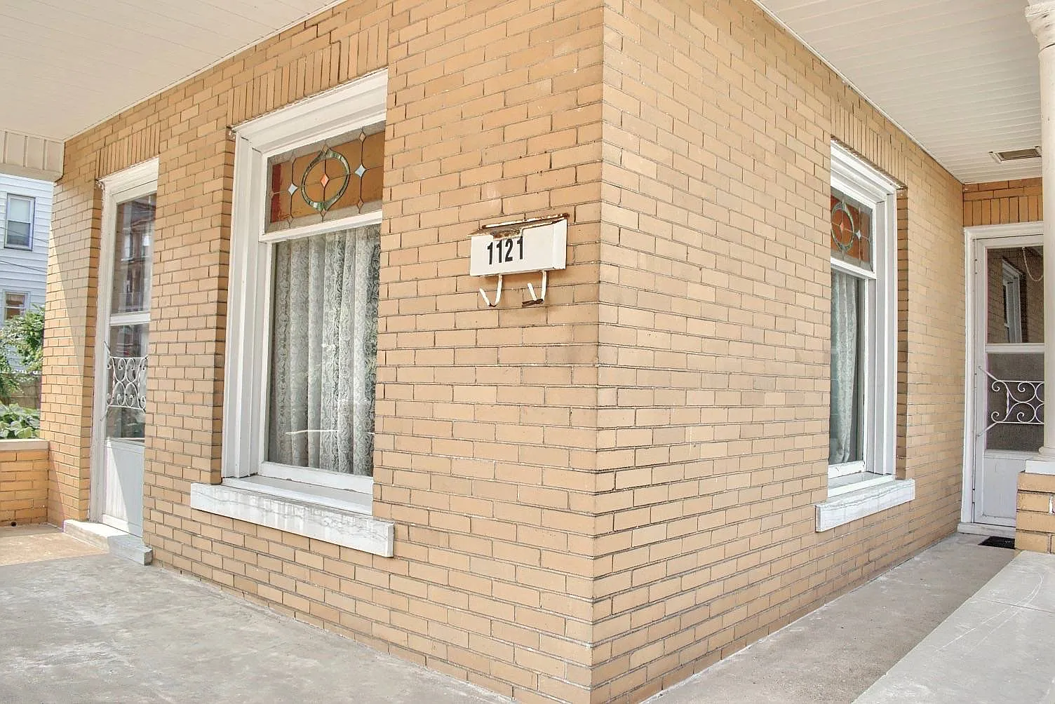 1121 W Pine St photo 1
