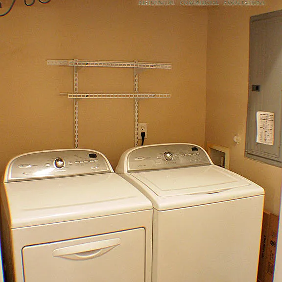 727 E Henry St — Photo 13