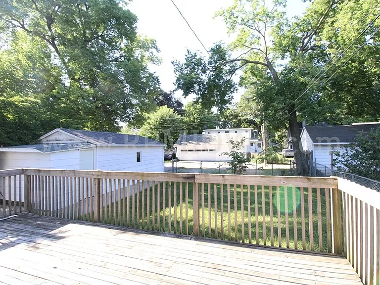 822 Clinton Ave — Photo 21