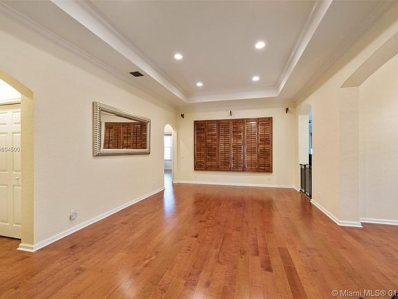 4th image of 1929 Harbor View Cir #1929