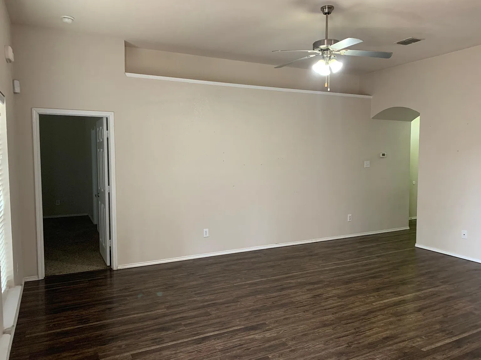2712 Wakecrest Dr — Photo 2