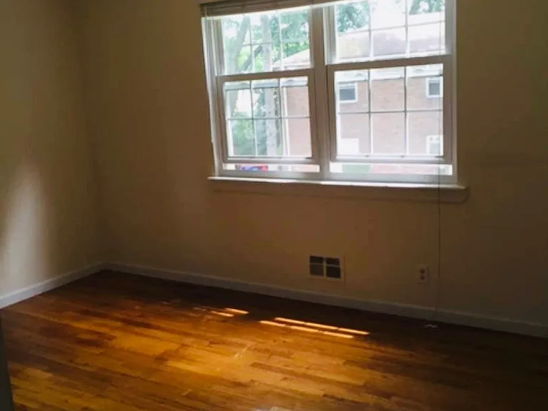 12 Valentine Ave #4 — Photo 5