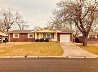 438 S Pam Ave, Saint Charles, MO 63301