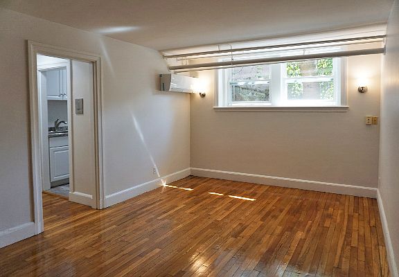 4th image of 95 Adams St APT 16