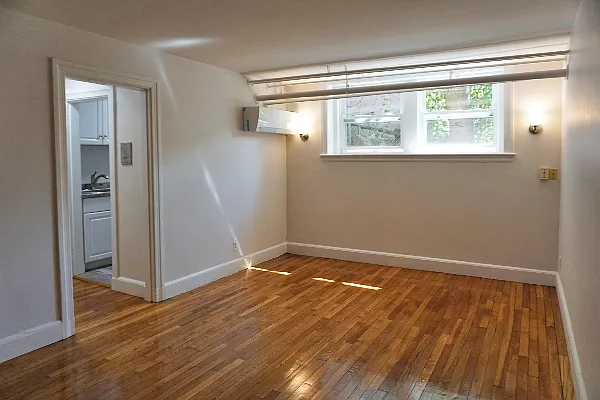95 Adams St #16 — Photo 4