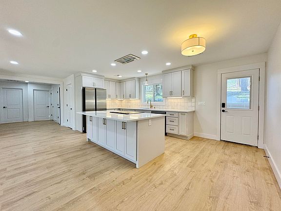 5th image of 1115 Wildwood Park Rd