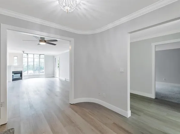 14965 Marine Dr #310, White Rock, BC V4B 1C3
