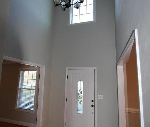 3rd image of 4930 Summerville Ln