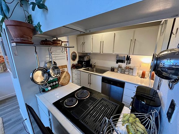 3rd image of 6503 5th Ave NE #D