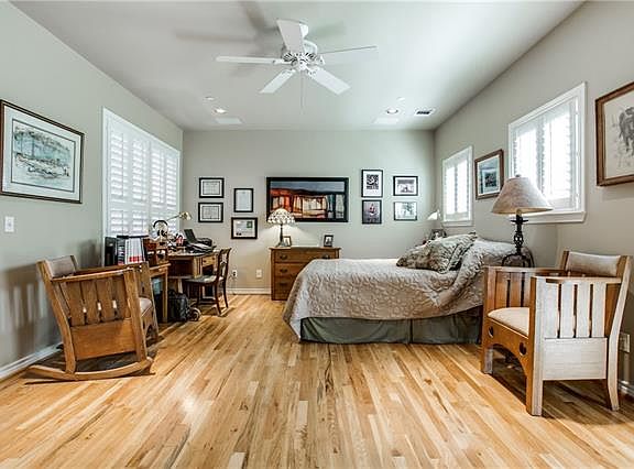 3rd image of 4310 Buena Vista St APT 17