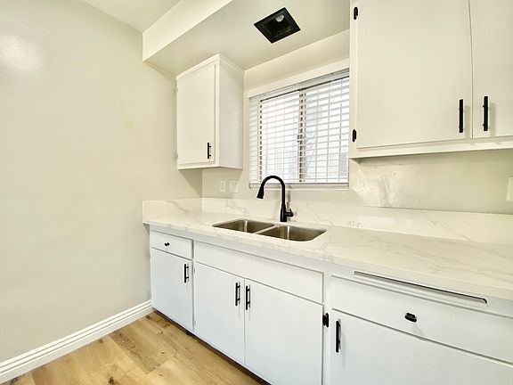 3rd image of 212 W Plymouth St APT 3