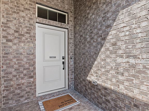 4th image of 15829 Culford Ln