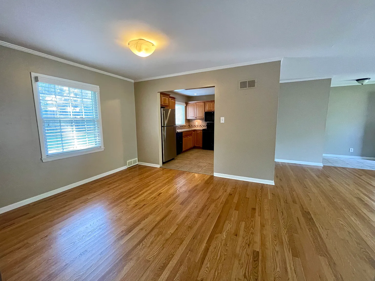 6340 Milhaven Dr — Photo 4