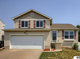 16120 Cottonwood Ave, Omaha, NE 68136