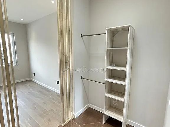 3rd image of 2564 38th St APT 2