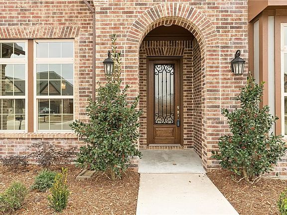 2nd image of 421 Lake Trail Ln