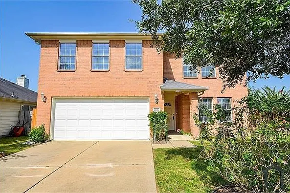 4 bed, 2584 sqft, $2,200 — Photo 2
