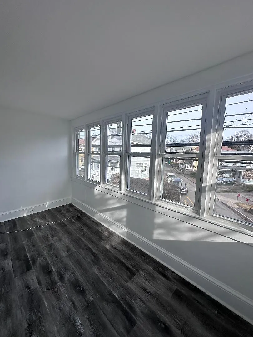 153 Vine St Unit 4 — Photo 1