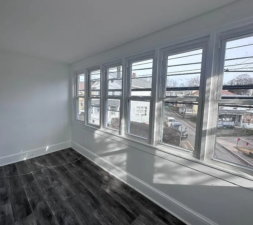 153 Vine St #4