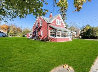 10905 Main Rd, East Marion, NY 11939