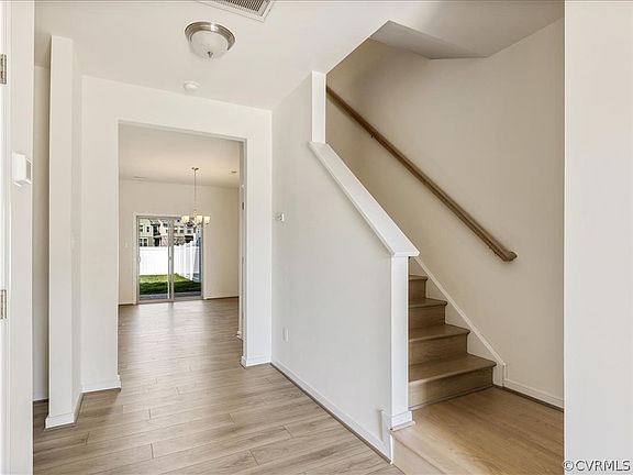 4th image of 4006 Tin Roof Way Gln