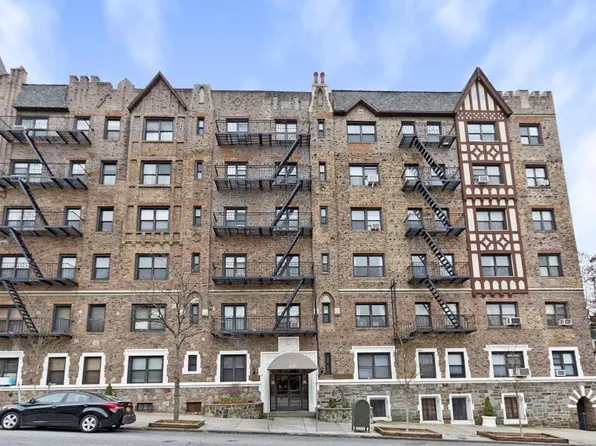 130 Bayridge Parkway 1C image 10 of 10