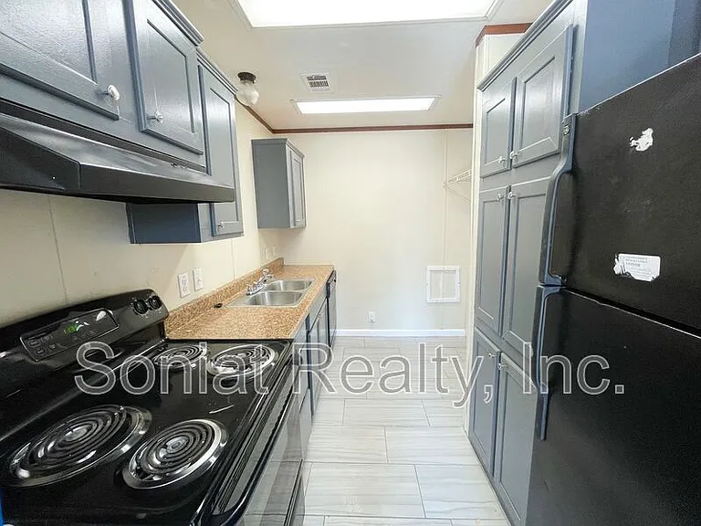 2531 N Miro St — Photo 5