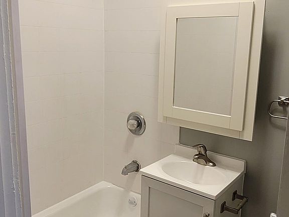 3rd image of 955 Edmund Ave APT 4