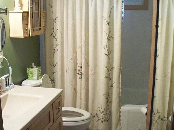 5th image of 1657 Oakmont Ln