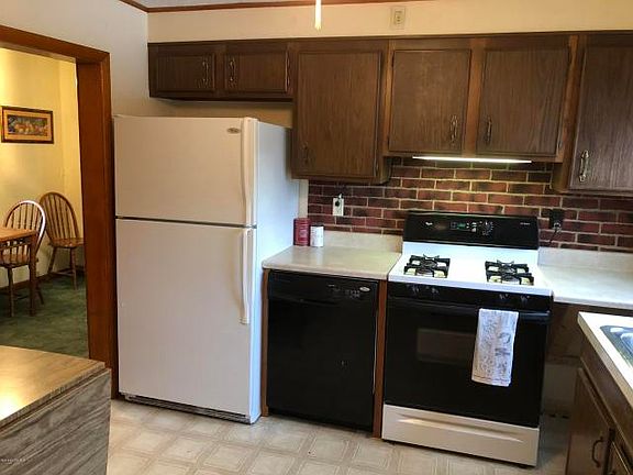 2nd image of 100 Wayne Ave