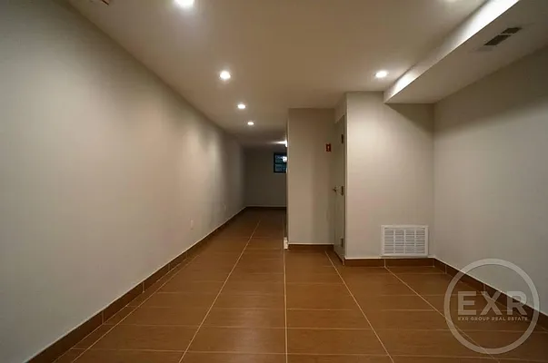 Rented by EXR | media 48