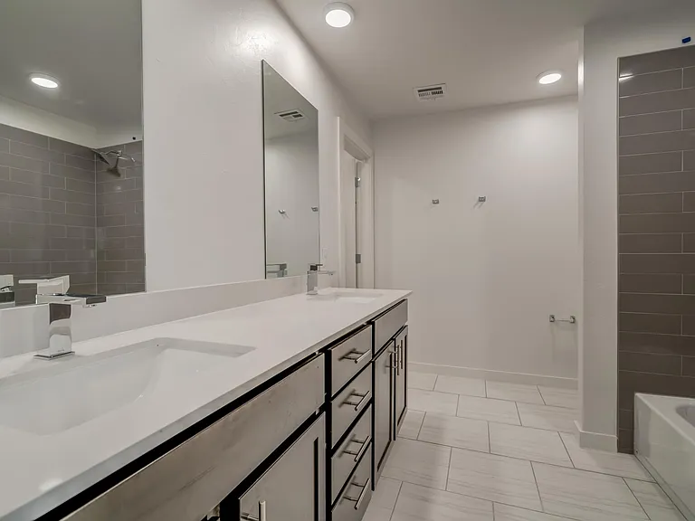 13522 Vinita Dr — Photo 16