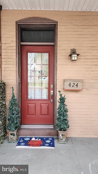 1st image of 424A Main St